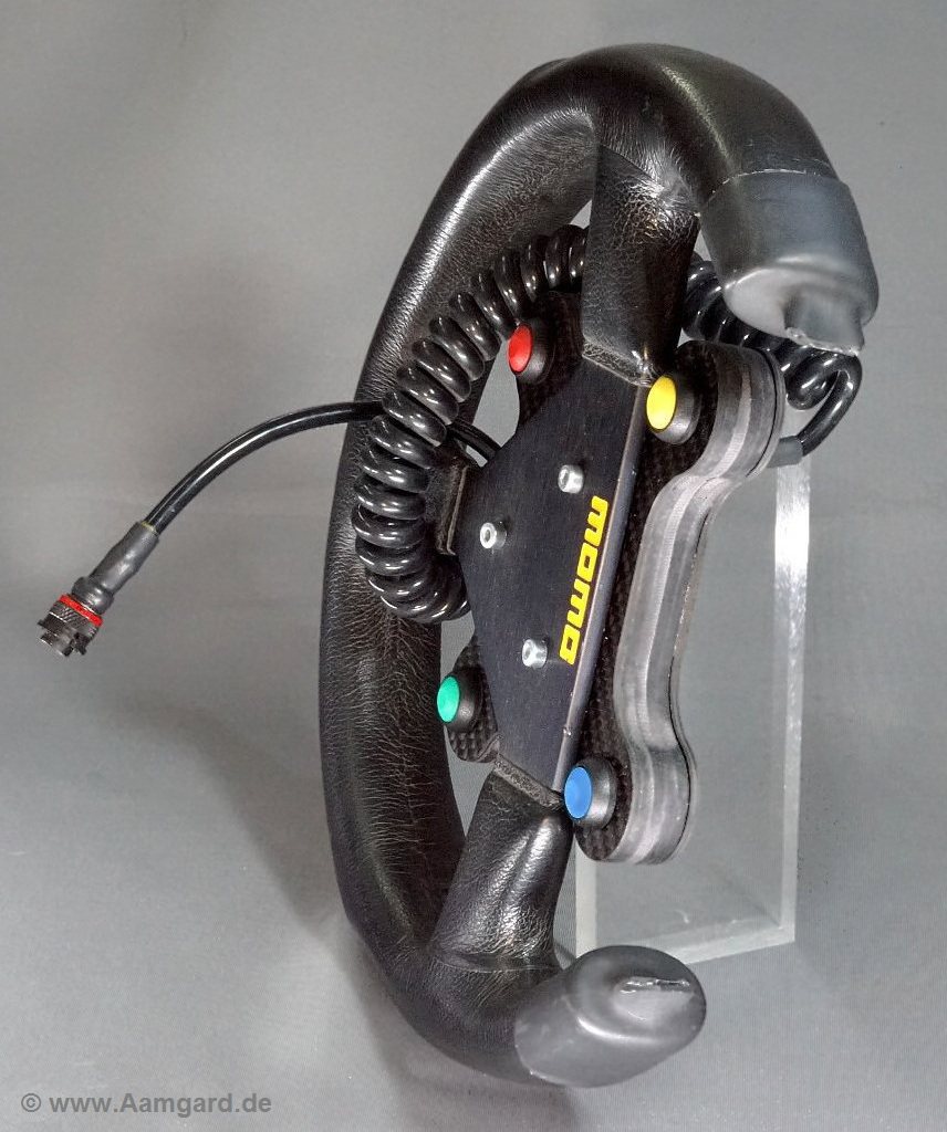 racing steering wheel from Momo with electrics by Aamgard Engineering