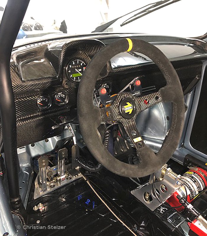 VW 1303 RS steering wheel and dashboard