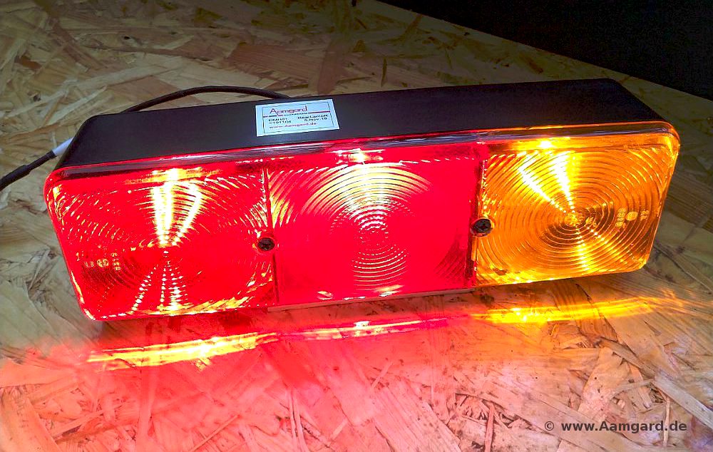 LED rear lamp in classic housing